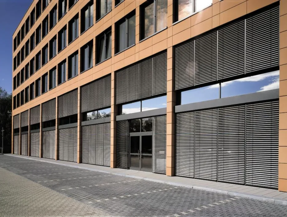 art et fenetres Brise-soleil traditionnel Marquises La Roche-sur-Yon