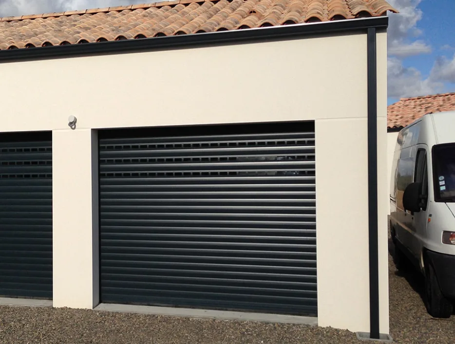 art et fenetres Porte de garage ROLLE75 Voltech La Roche-sur-Yon