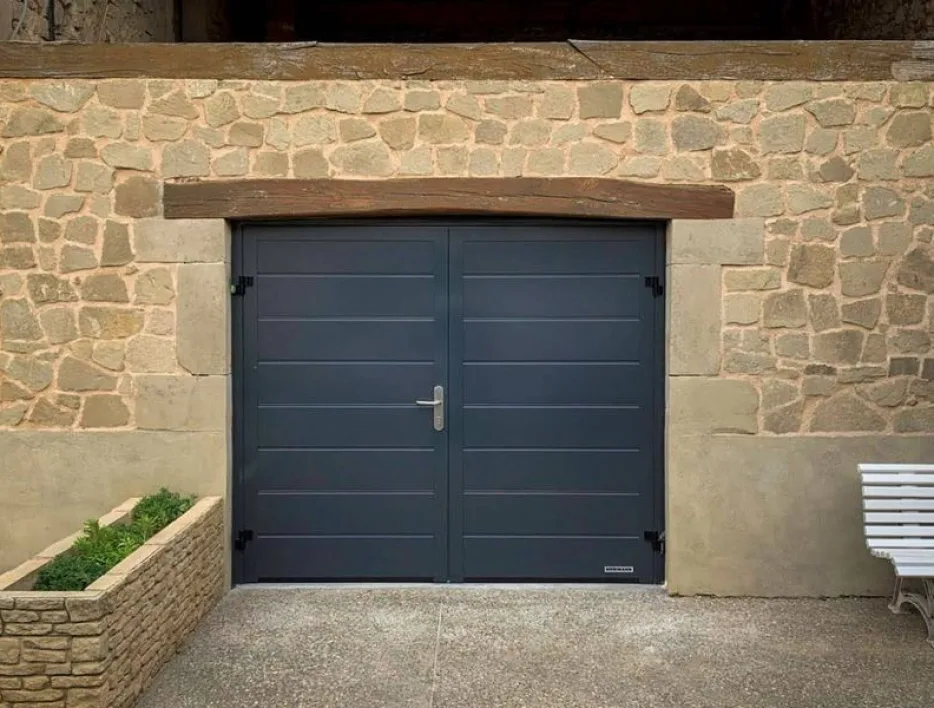 art et fenetres Porte battante Hörmann DFT 42 La Roche-sur-Yon